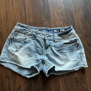 26” Miss Me Shorts Light Blue wash